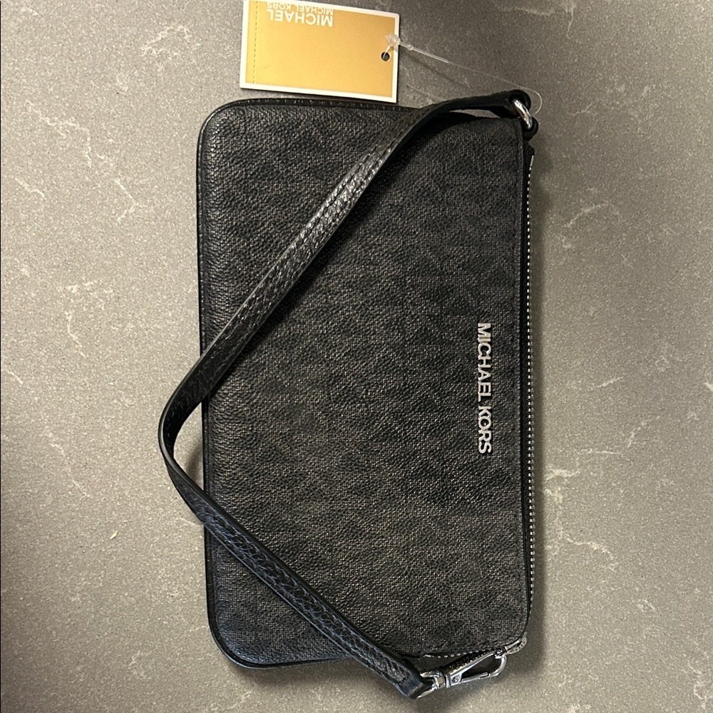 Michael Kors Black Wristlet jet set travel